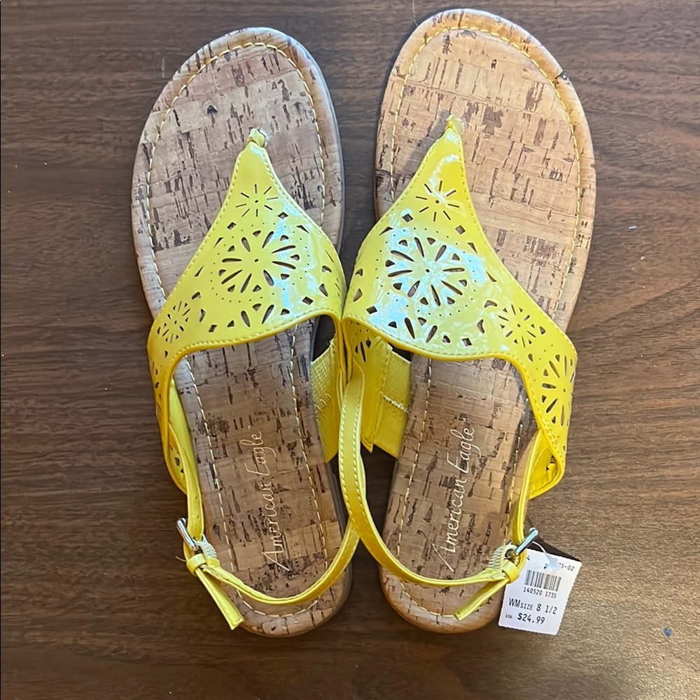 MWT American Eagle Outfitters Bright Yellow Sandals Size 8.5